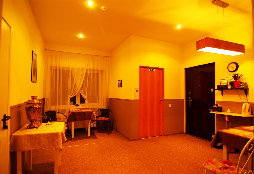 Motel Golden Fox Zelcava Экстерьер фото