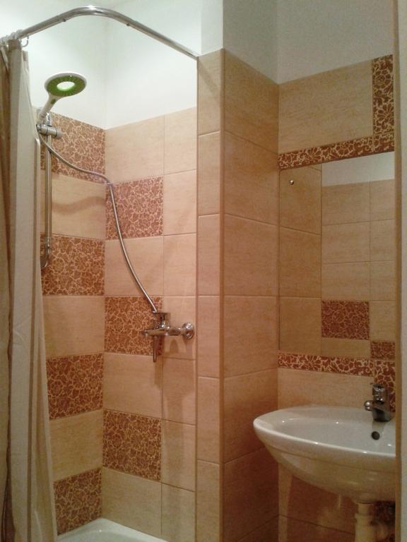 Motel Golden Fox Zelcava Экстерьер фото